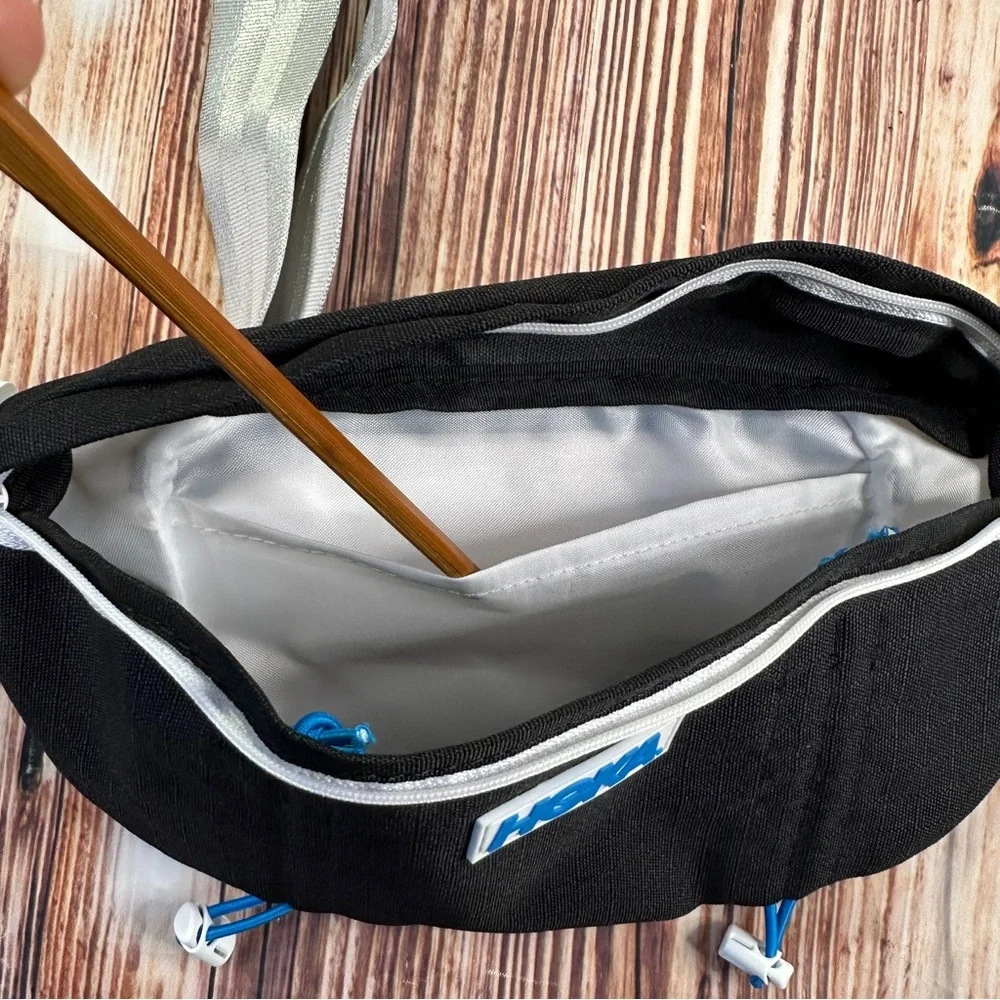 Hoka Hip Pack Belt Bag Pockets Hiking Outdoor Black And white